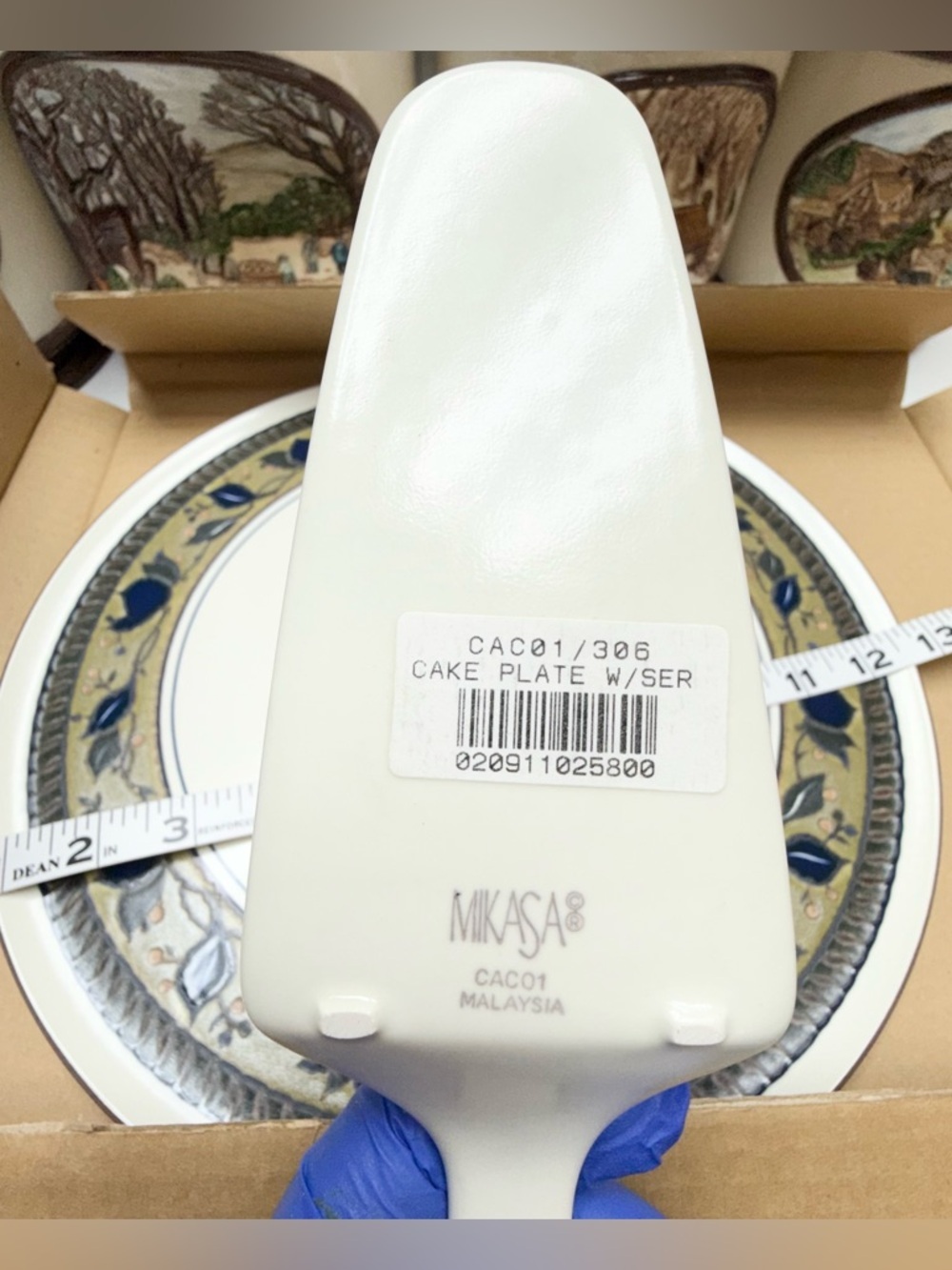 NIB Mikasa Intaglio Arabella Cake Plate & Server Set - 12.5” round - Picture 4 of 7